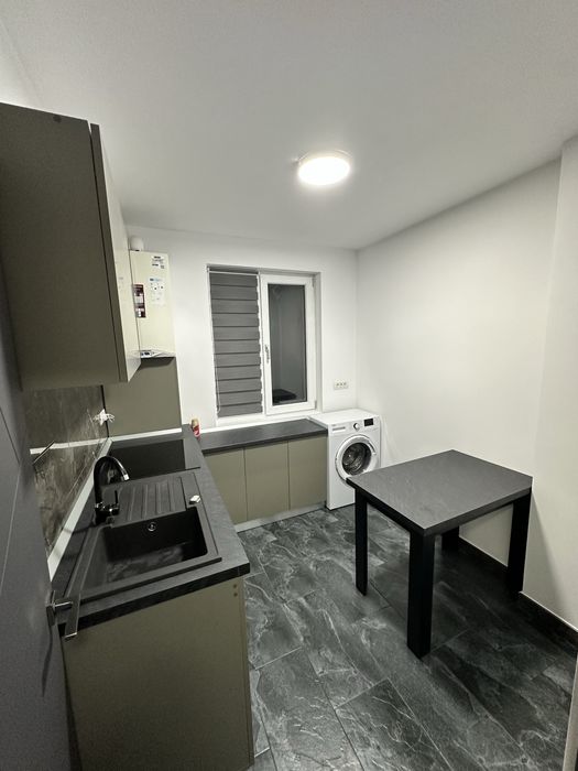 Inchiriez apartament