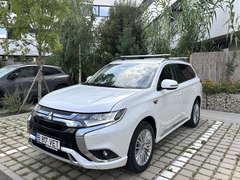 Mitsubishi Outlander PHEV 2.4 Plug-in Hybrid 4x4 Primul Proprietar achizionat de nou