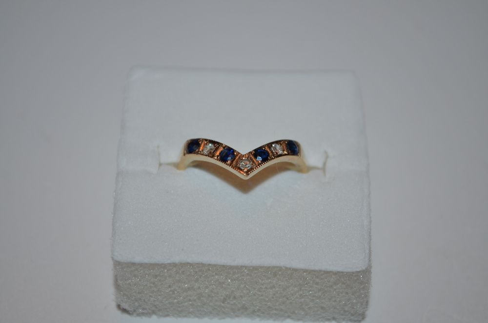 INEL AUR 9K + 3 Diamante = 0.09ct + 4 Safire = 0.16ct -Anglia -Vintage