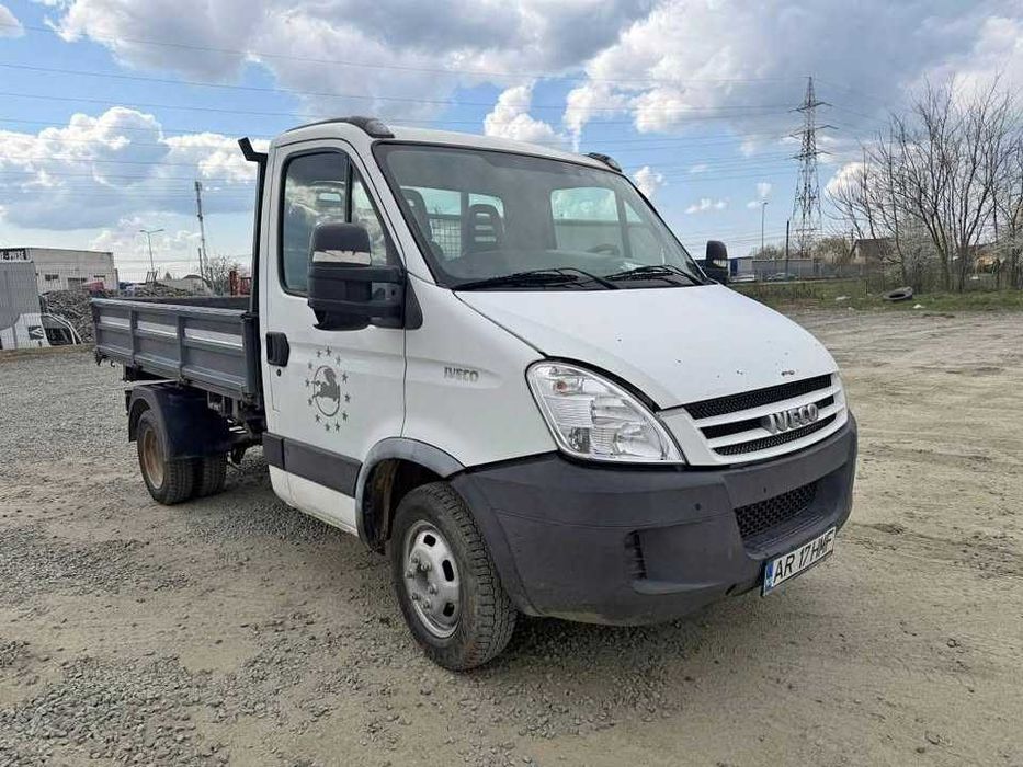 Iveco Daily 35c12 basculabil pe trei părți pe cutie