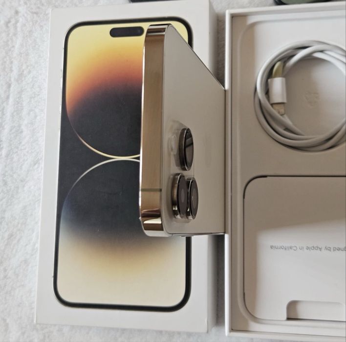 iPhone 14 pro max gold