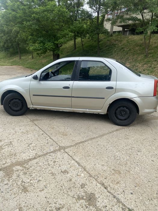 Vand sau schimb dacia logan