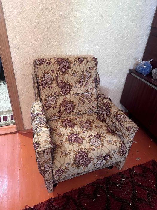 Диван и два кресла (Бесплатно, самовывоз)