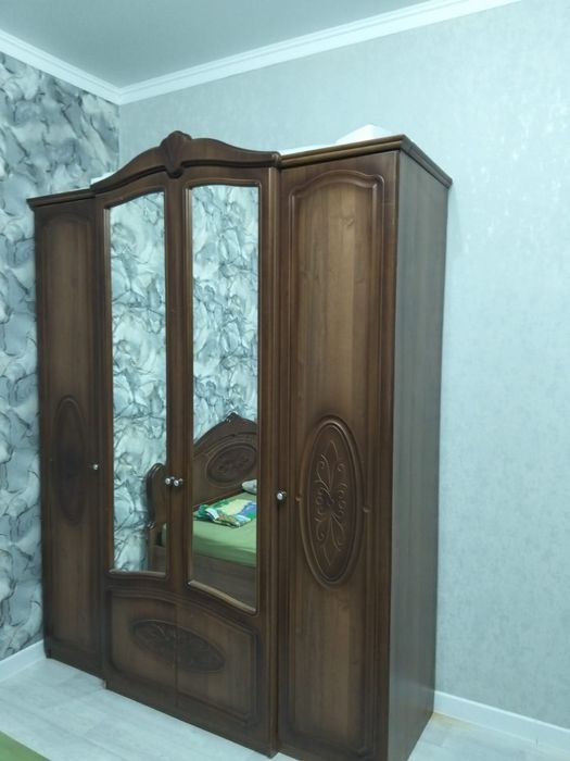 Продам спальный гарнитур