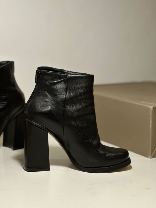 Botine negre BATA din piele