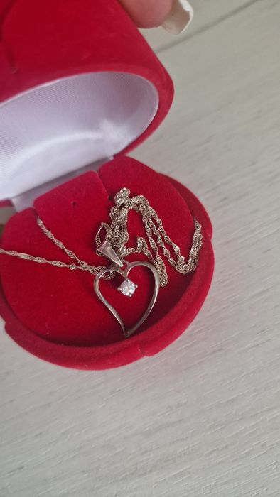 Сребърен синджир със сърце