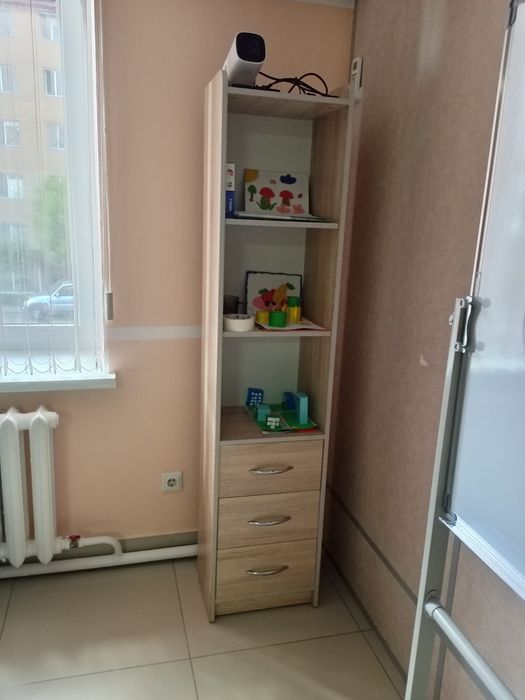 Продам мебель офисный