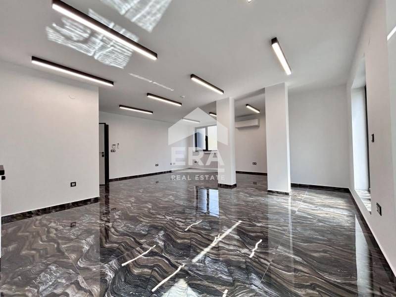 Дава се под наем Офис в София, Лозенец - 102 кв.м за 1128 € - Снимка #1