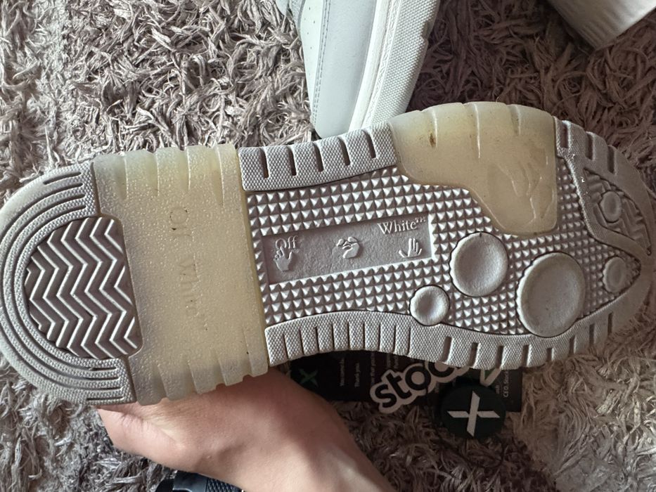 Off white gri noi