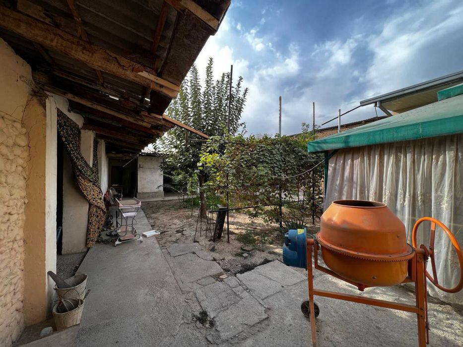 Продается участок. Шахристанская. 7 соток. Под застройку