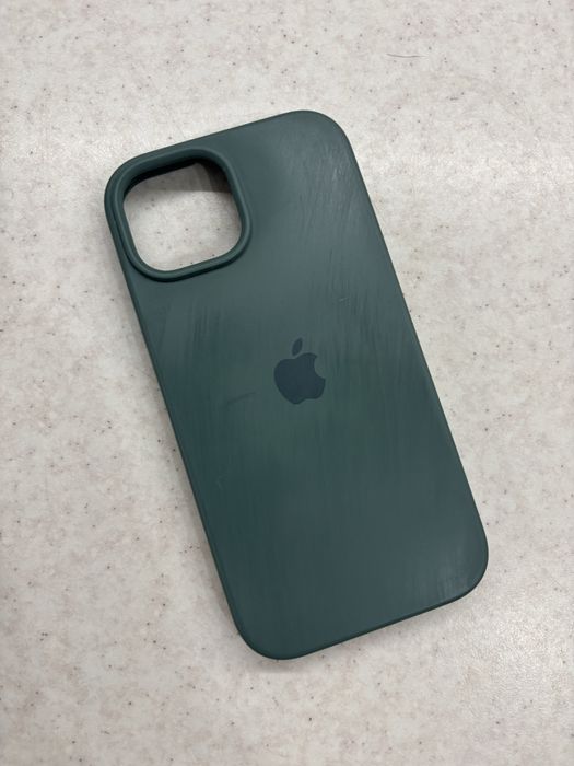 Husă iPhone 15 – verde, aspect de piele – puțin utilizată