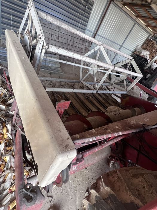 Vand combina International 321, in stare de functionare