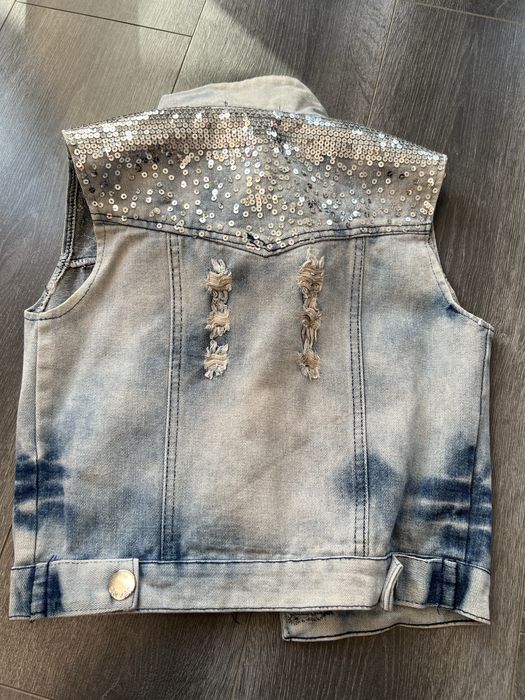 Дамски елеци-20 лв