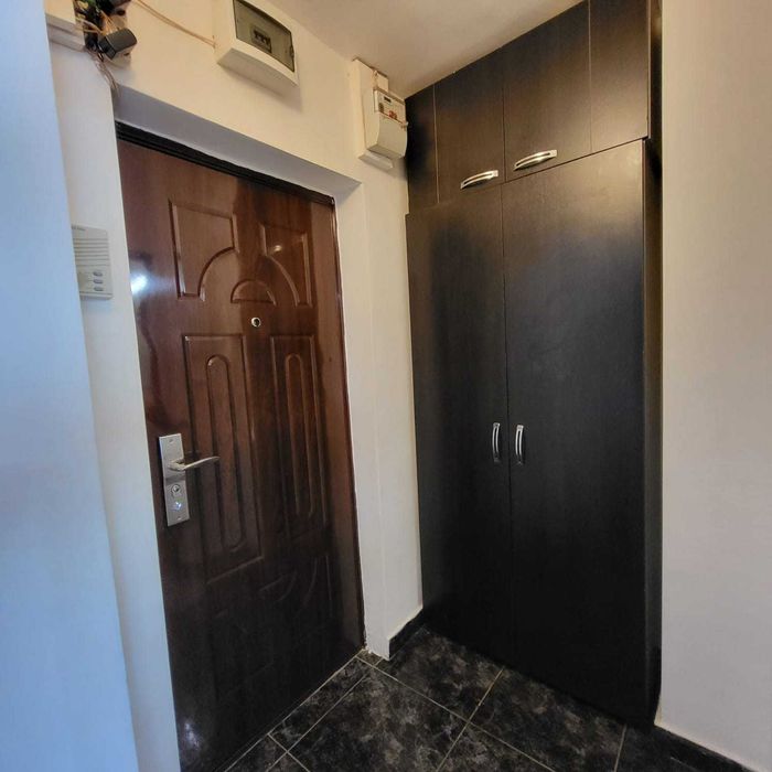 Proprietar inchiriez ap 1 camera  cu AC langa Universitatea V. Goldis