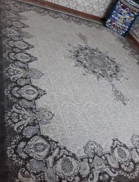 Продам ковер новый