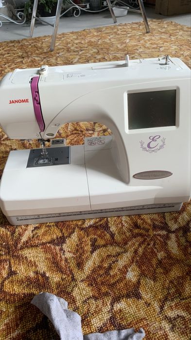 Janome 350e вышивальная машинка