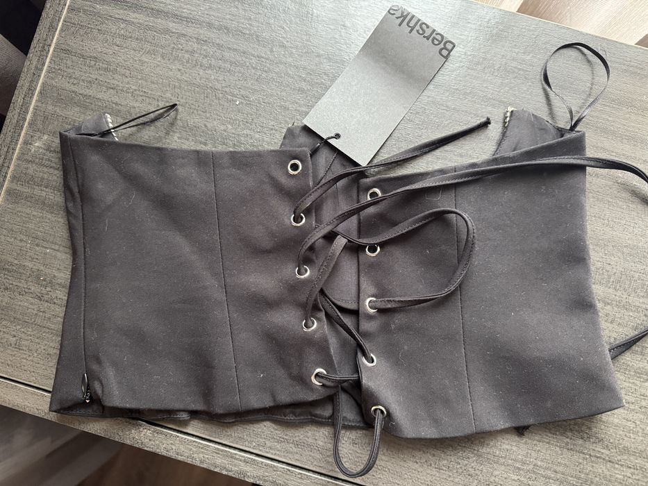 Бюстие с камъни Bershka