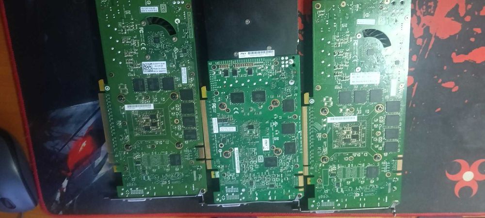 Lot 3 Plăci Video Profesionale NVIDIA Quadro (1x K4000 3GB + 2x Quadro 4000 2GB)