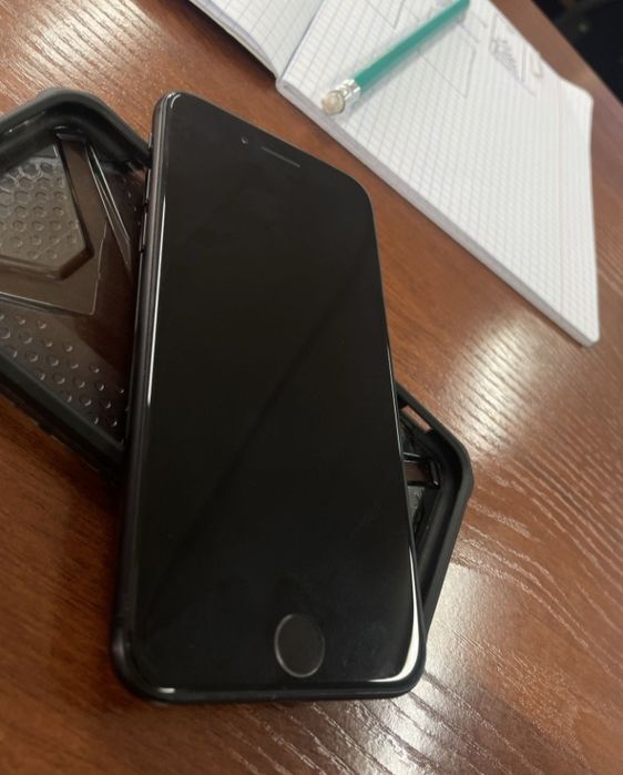 iPhone 8 black 64g