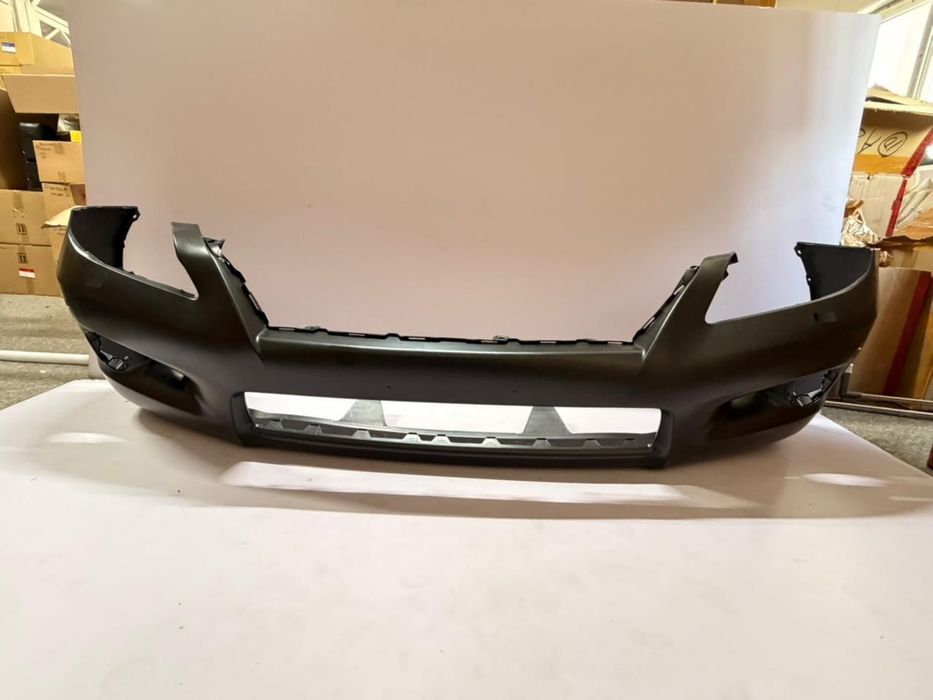 Передний бампер на LEXUS 570