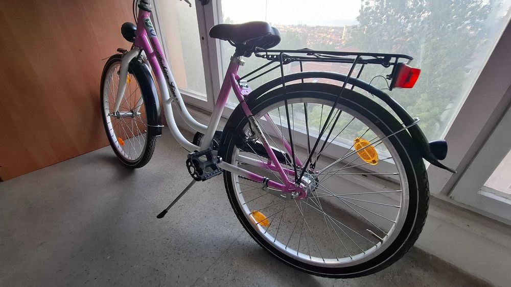 Продавам 2 броя детски велосипеда 24"