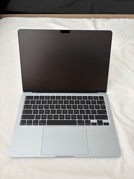 Macbook air 13 m5 24ram 1Tb