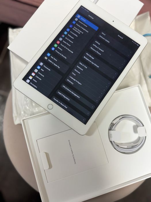 КРАЙНА ЦЕНА Apple iPad 9.7in 6th G WiFi + Cellular (128GB, Silver)