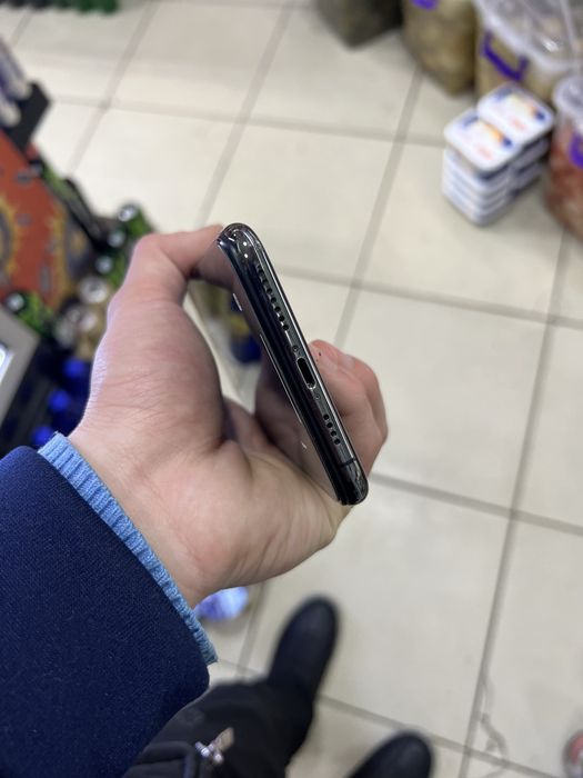 Iphone xs max srochna sotiladi