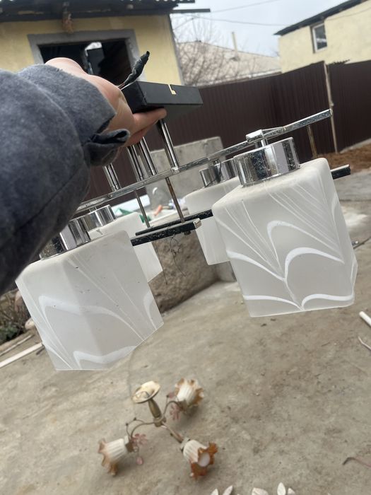 Люстры в нормальном состаяний