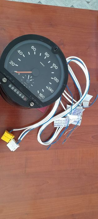 Продаётся тахометр новый
