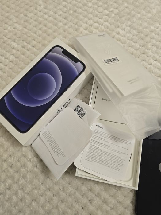 Продам Iphone 12