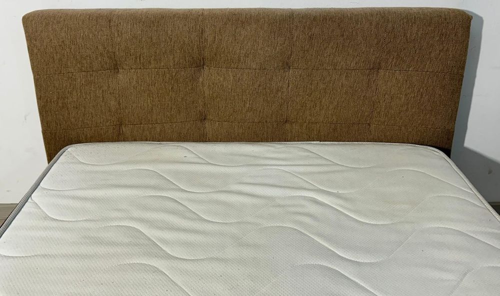 Pat Dublu de Centru Tapițat, cu Saltea 140X200 cm
