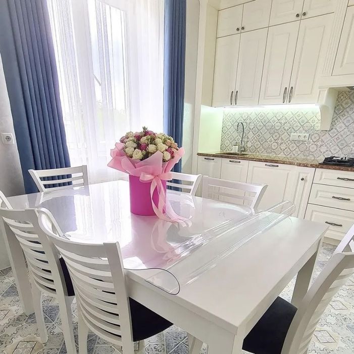 Прозрачная пленка на стол