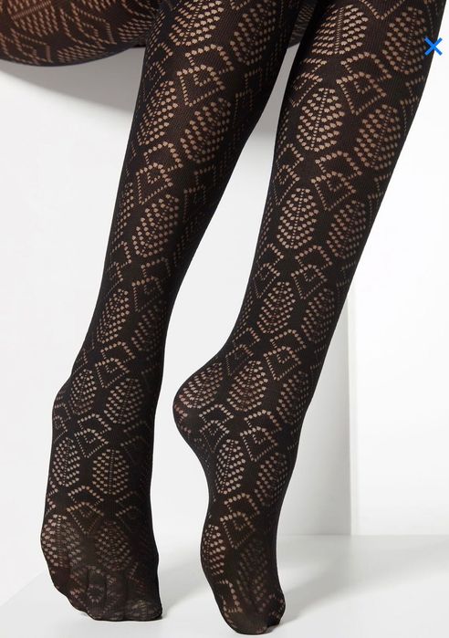 Балконда колготкиде