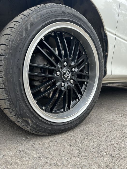 Продам диски с резиной на машину