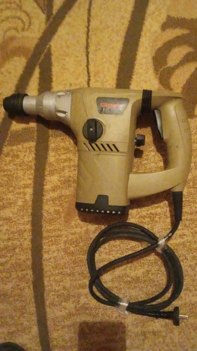 перфоратор Crown CT1818