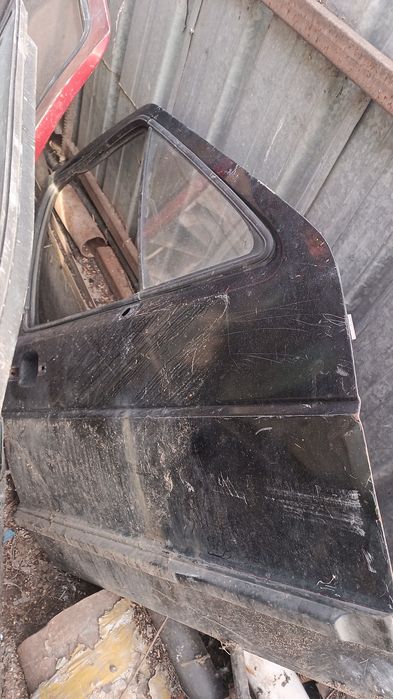 Продам двери на гольф 2