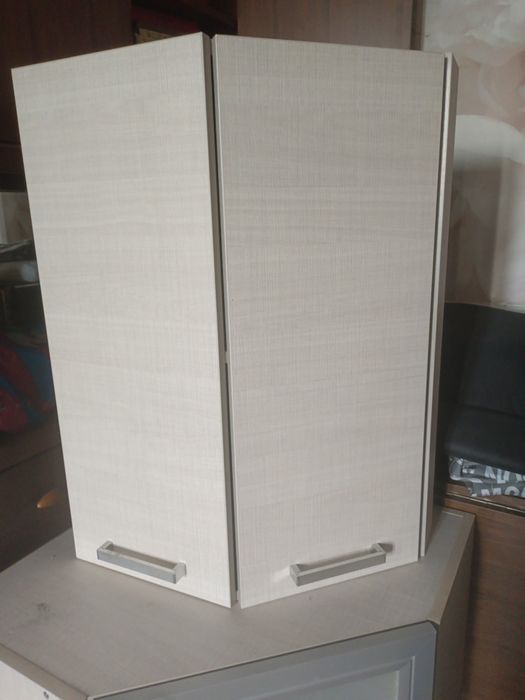 Продам 2 шкафа  куххонных