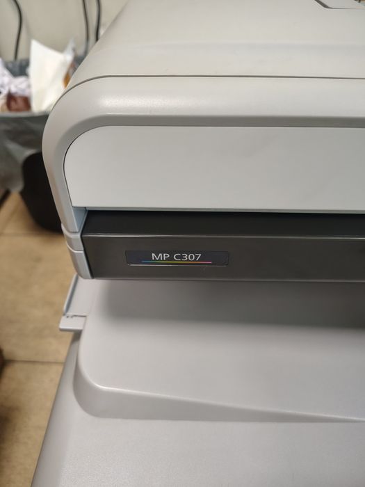 Продавам мултифункционален принтер.