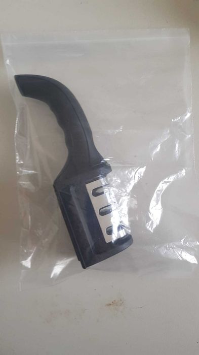 3 in 1 Dispozitiv de ascutit cutite, foarfece, etc Nou ambalat!