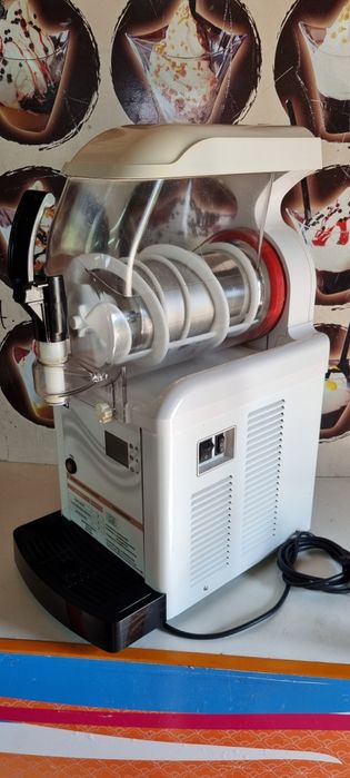 Aparat pentru suc granita / înghețată / ICE COFFE / Shake / Frappe