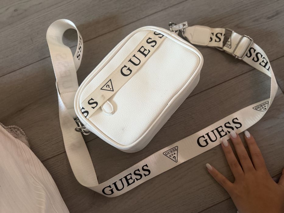 Geanta Guess alba