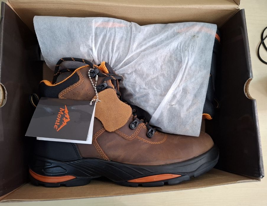 Продам спецодежду