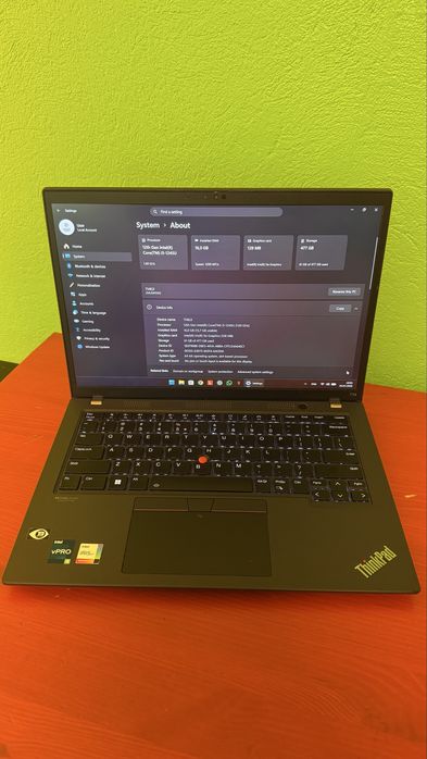 Thinkpad T14 Gen 3, core I5-1245U, 16 GB RAM, 512 GB NVME Samsung