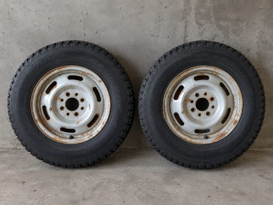 Зимние две шины R13 (ВАЗ-2110)