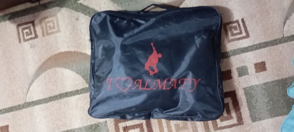 Продам фигурные коньки 38 размер