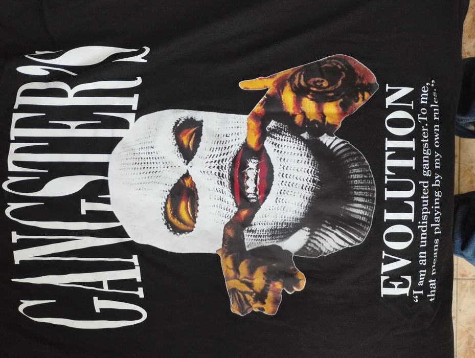 Чисто нова Тениска