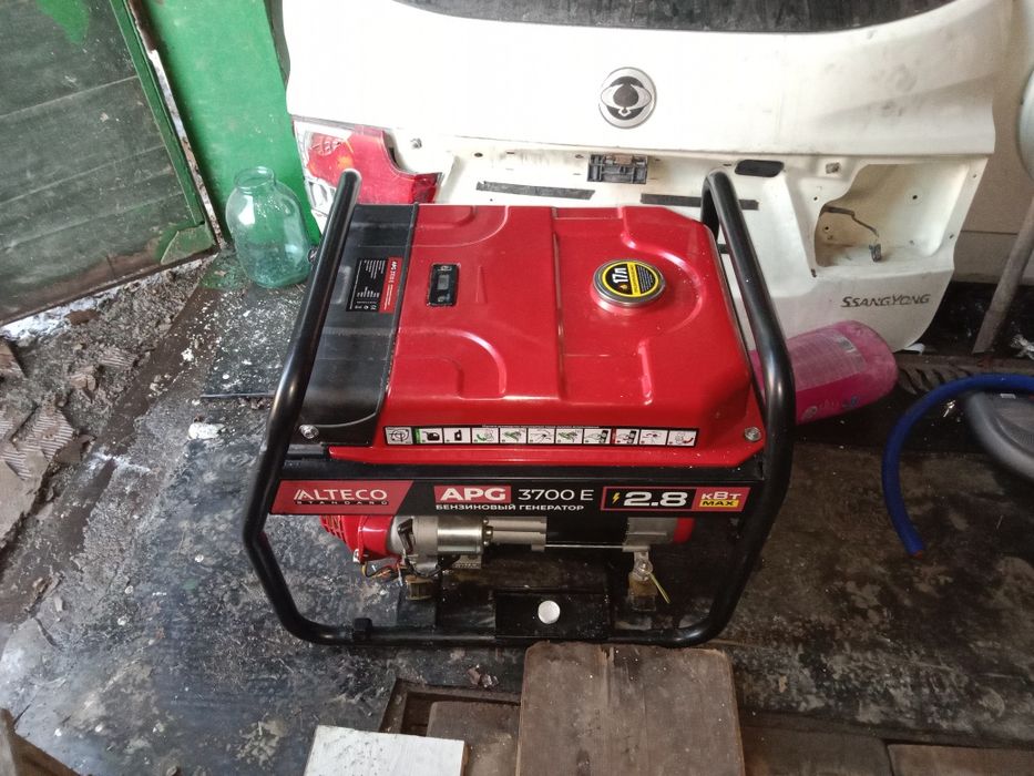 Бензиновый генератор