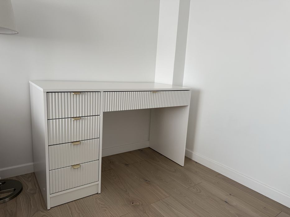 Birou  cu sertare din pal si mdf