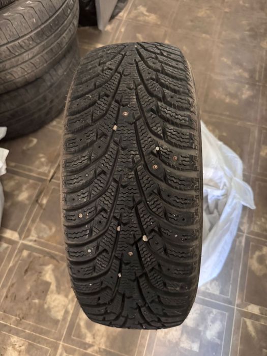 Зимние шины продам
